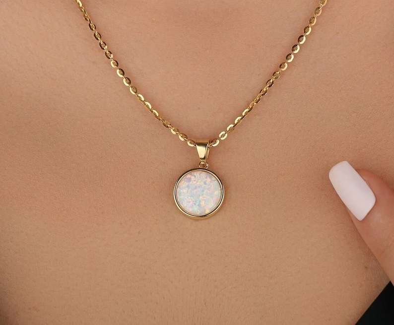 Beautiful 1 Carat Round Shape Opal Solitaire Pendant Necklace in 18k Yellow Gold over Silver