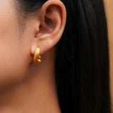 Elegant Matte Gold Minimalist Hoop Earrings – Modern Everyday Jewelry
