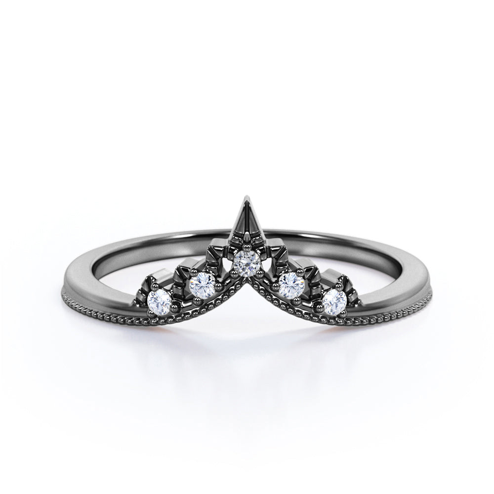 Milgrain Bordered 0.10 TCW Round Cut Diamond Crown Design Wedding Band in White Gold