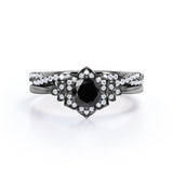 Art Deco 1.50 Carat Round Cut Moissanite Wedding Ring Set