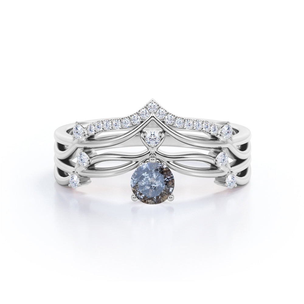 Crown 0.95 Ct Round Salt and Pepper Diamond Wedding Ring Set